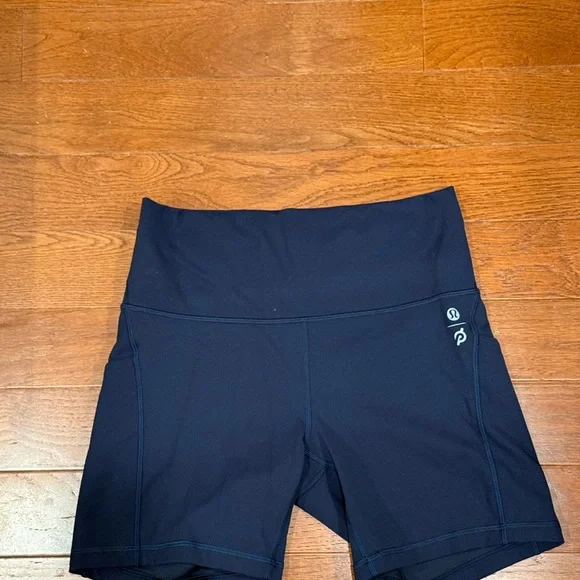 EUC Lululemon Wunder Under Shorts - Picture 2 of 4